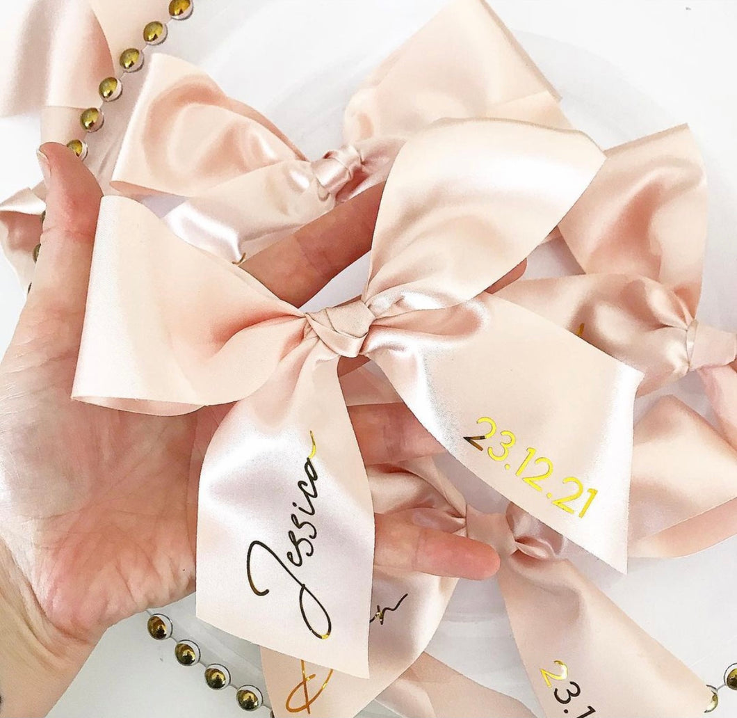 Oversized Bow Place Cards
